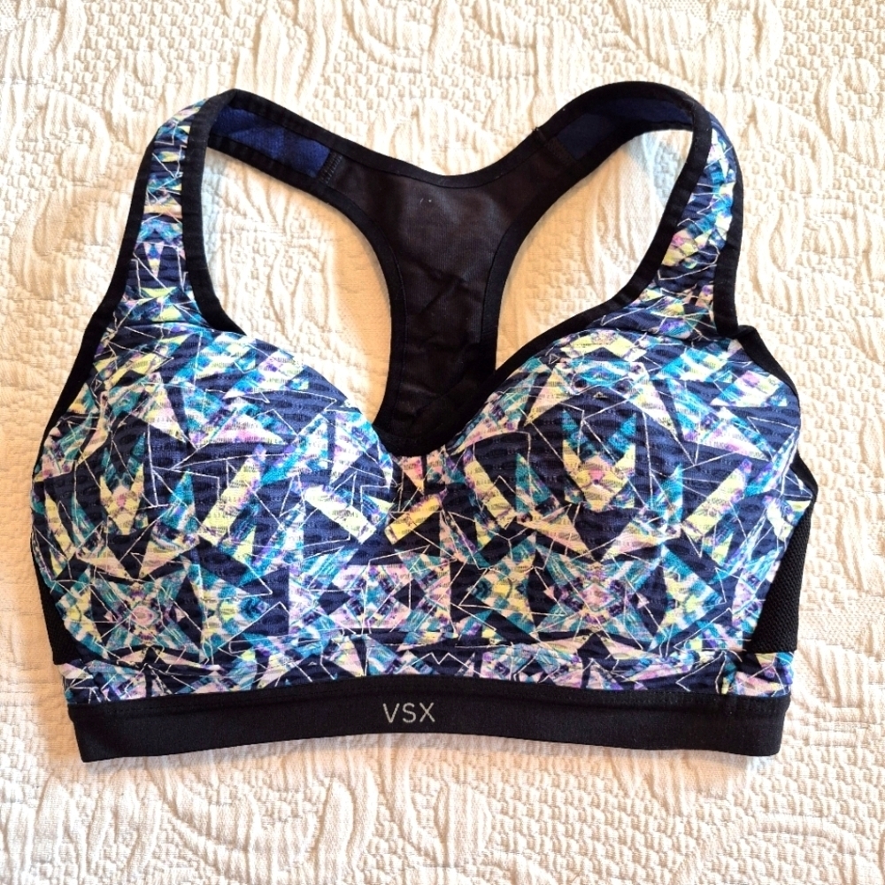 Victoria Secret Sport bra measures similar to 32C VGUC